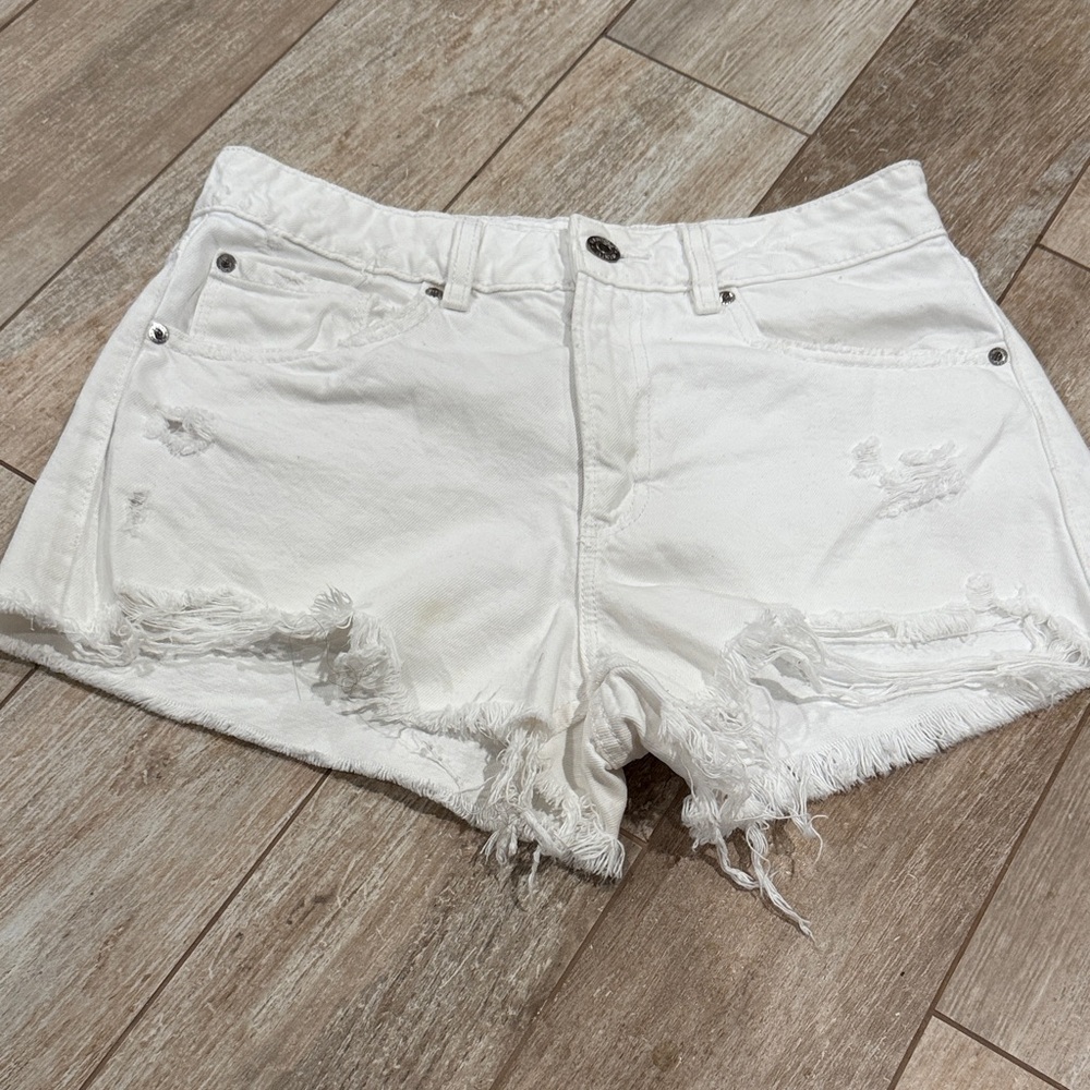 Garage woman’s white classic shorts.